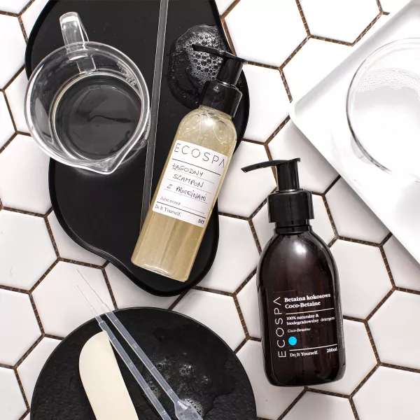 Łagodny szampon z proteinami do codziennej pielęgnacji