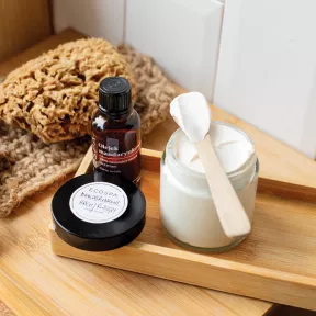 Mandarynkowy krem z bazy przeciw rozstępom