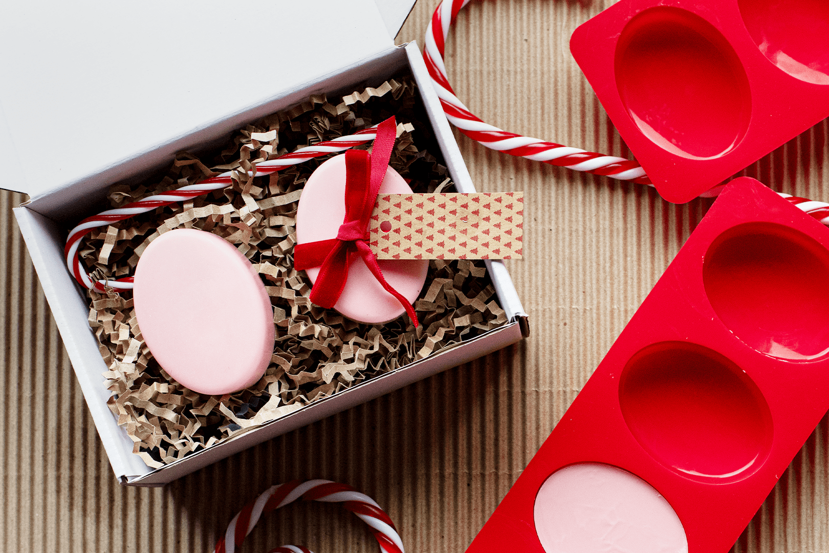 Mydełka glicerynowe domowej roboty na prezent pod choinkę DIY