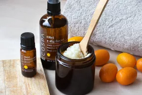 Peeling ciała z solą z Morza Martwego