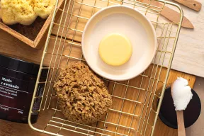 Balsam w kostce z masłem z awokado i olejem śliwkowym