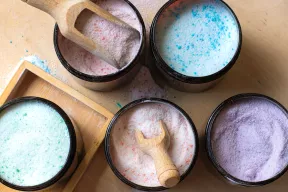 Kolorowy puder do kąpieli