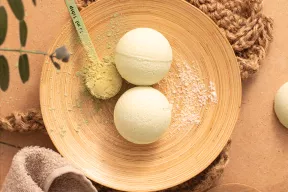 Antycellulitowe kule kąpielowe z algami