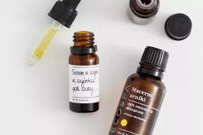 Serum olejowe pod oczy z olejem z ogórka i maceratem arniki