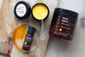 Balsam z masłem jojoba i ekstraktem CO2 z marchwi do pielęgnacji skóry opalonej